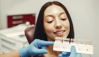 From Stained to Stunning: How Dental Veneers Can Whiten Your Teeth